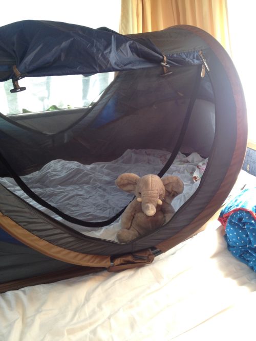 Campingbedje, maar dan handig
