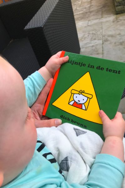 Nijntje in de tent met baby kamperen 