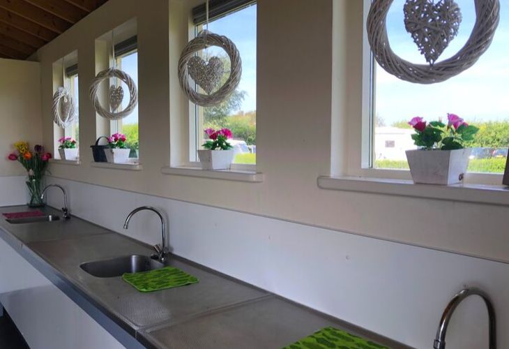 afwassen op de camping