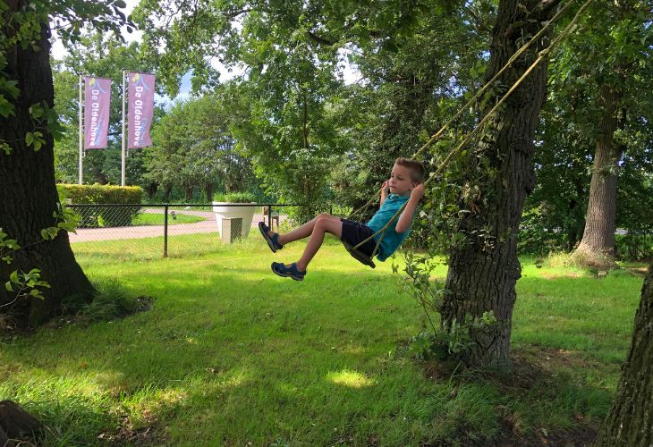 Op de schommel de oldenhove