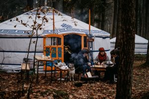 Winterkamperen Yurt Winterwoods