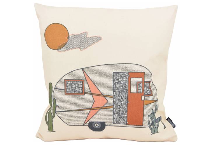 Kussen Caravan Happy Camper leuk in je voortent