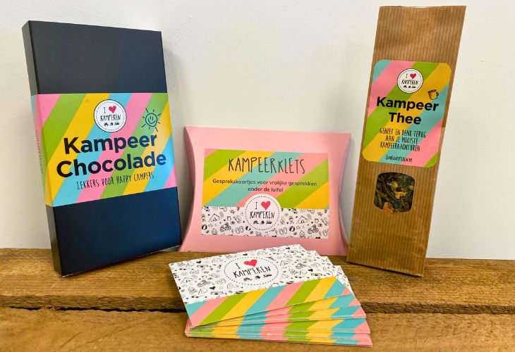 Kampeer cadeau choco en thee kampeerklets
