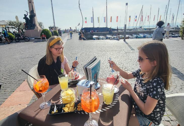 Bardolino Haven boulevard aperol Spritz Gardameer