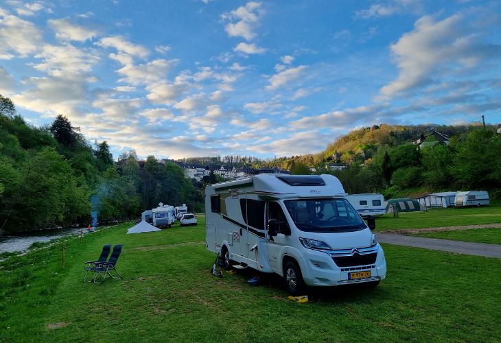 Camp Kyllburg camper rivier fikkie stoken