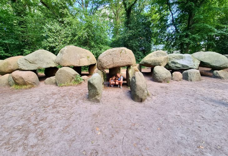 Hunnenbed D27 grootste van Nederland Borger Hunnenbedcentrum